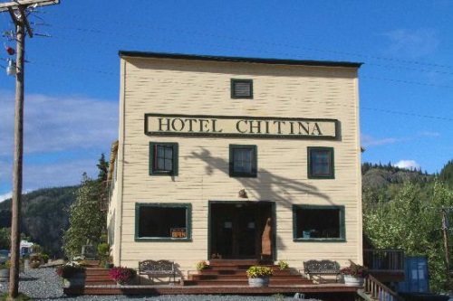Gilpatricks Hotel Chitina 001